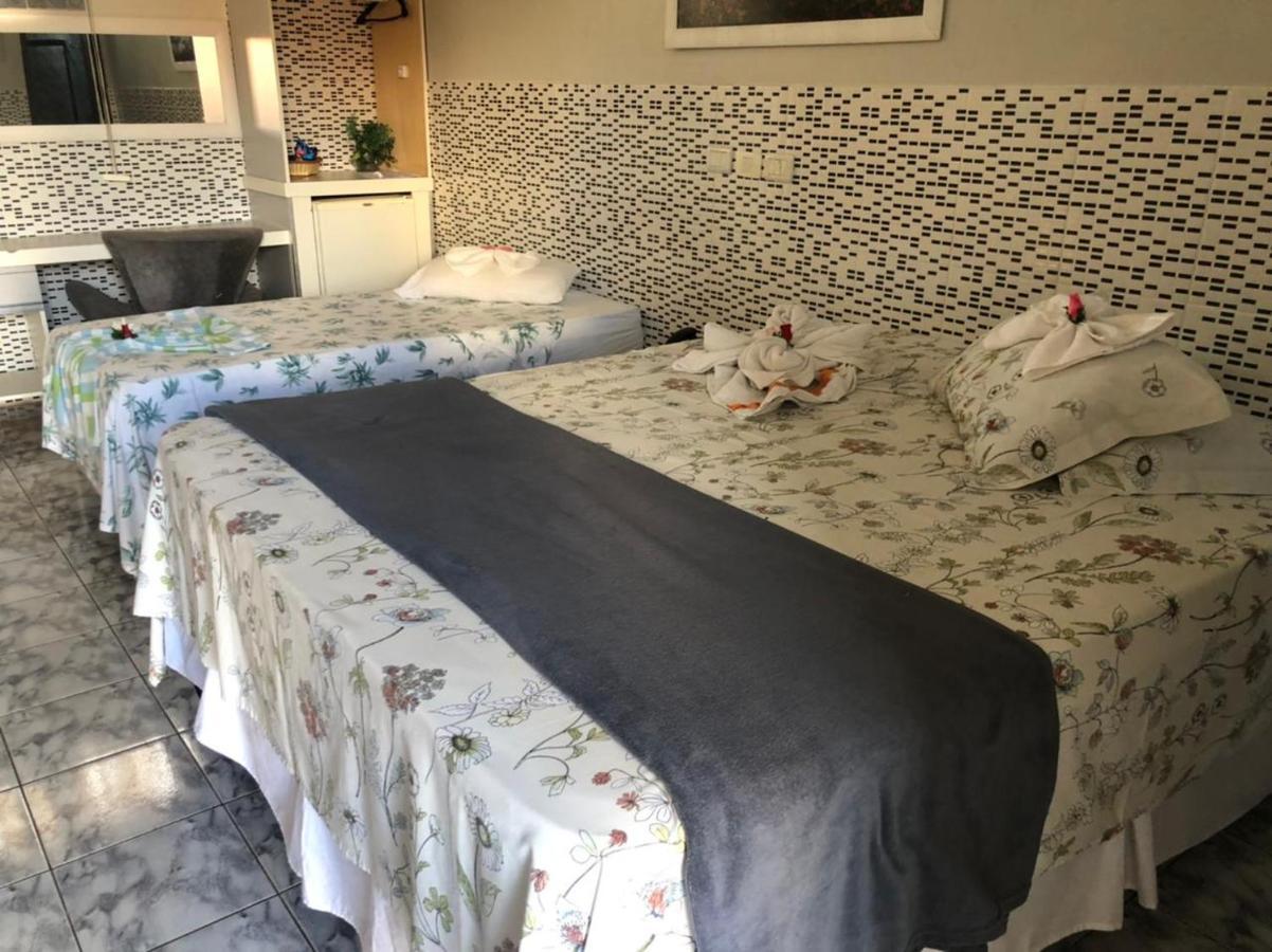 Family Room,1246854934:JPEG