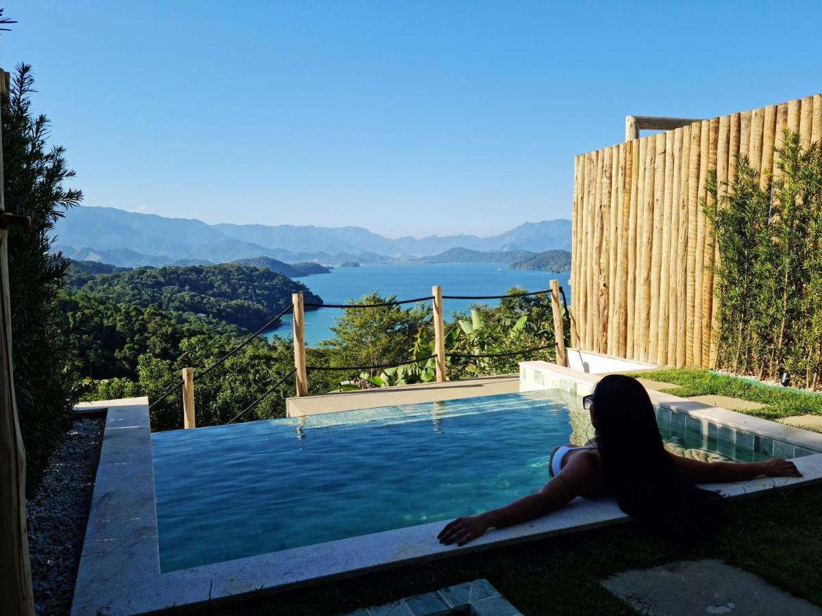 Suíte com Piscina Privativa