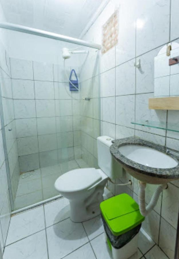 Quarto Triplo com Banheiro