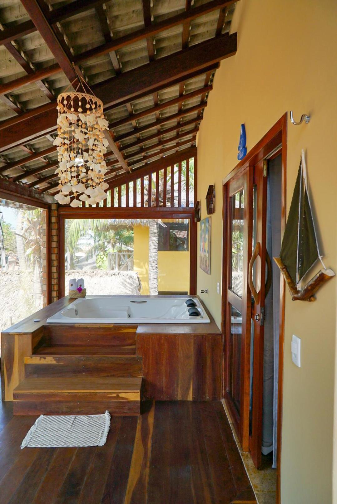 Suíte Deluxe com Banheira de Hidromassagem