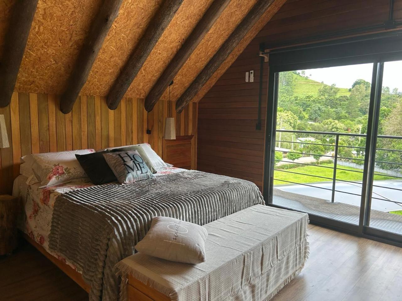Quarto Deluxe com Cama Queen-size