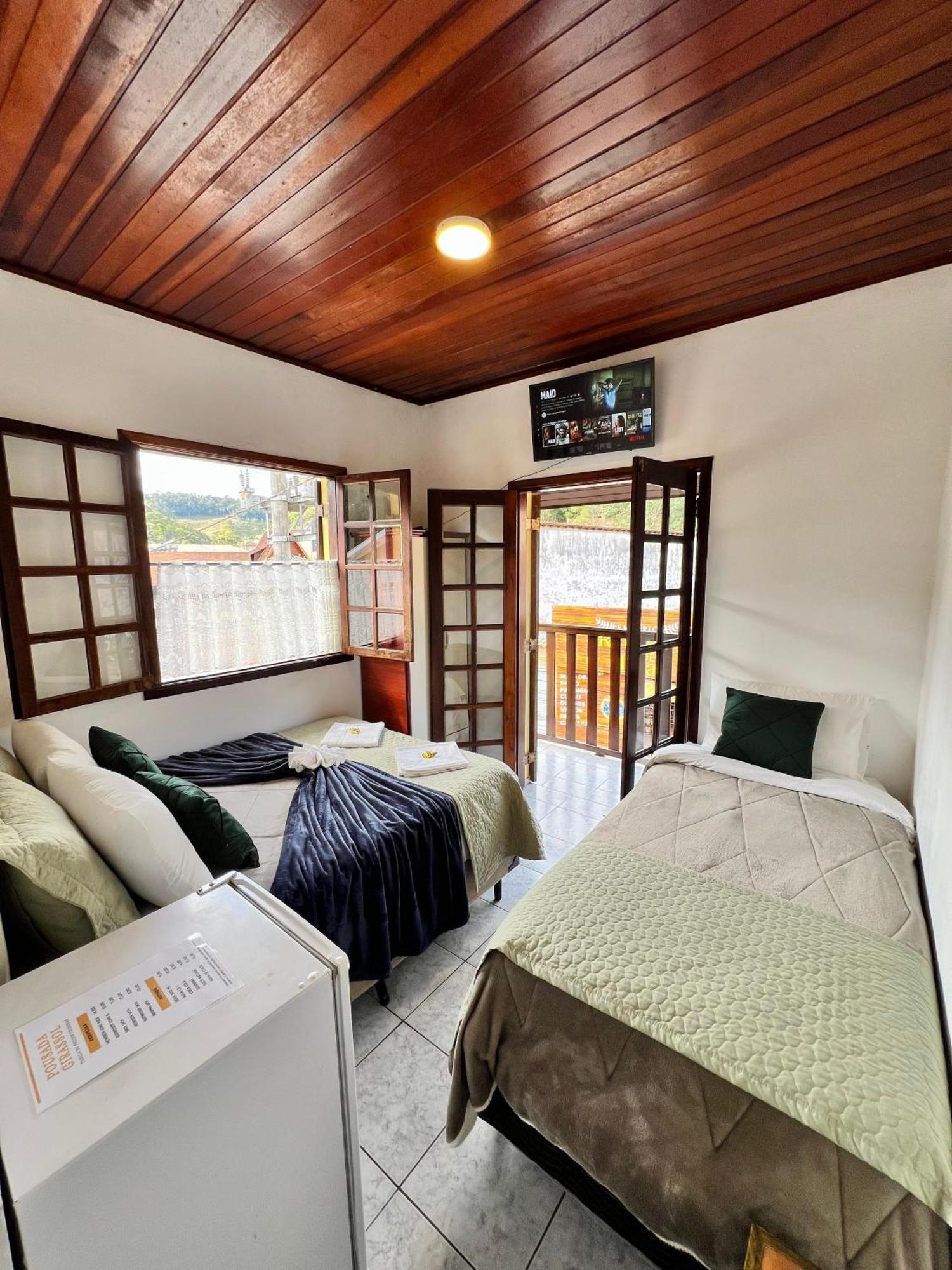 Quarto Triplo com Varanda
