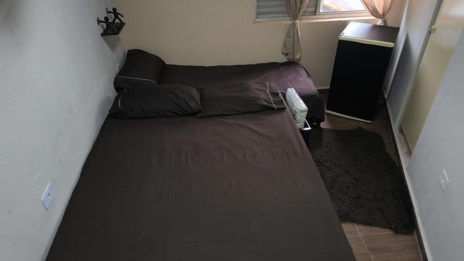 Quarto Triplo com Banheiro Privativo
