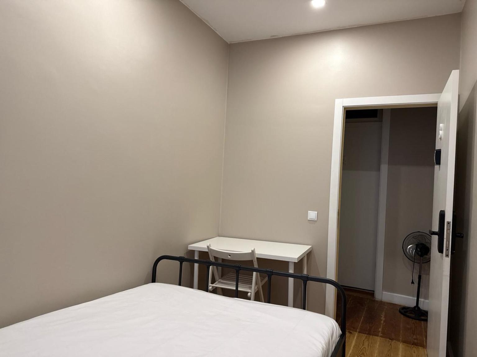 Quarto Duplo com Banheiro Compartilhado