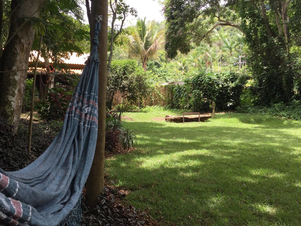 Suíte com Vista do Jardim