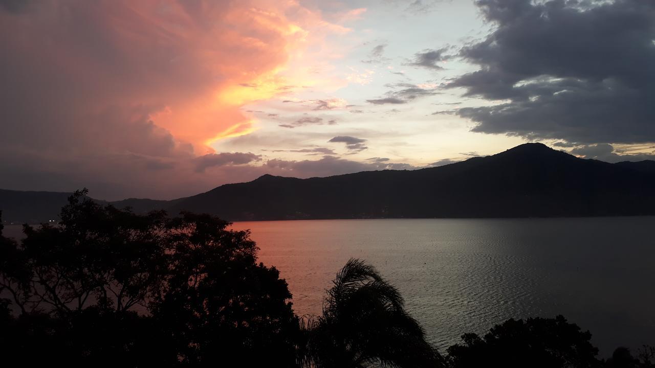 Suíte com Vista do Lago