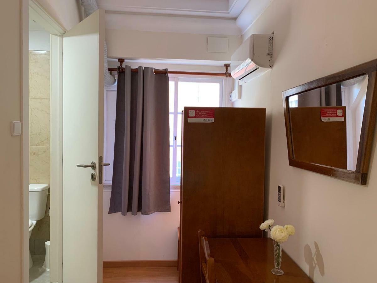 Quarto com 2 Camas de Solteiro