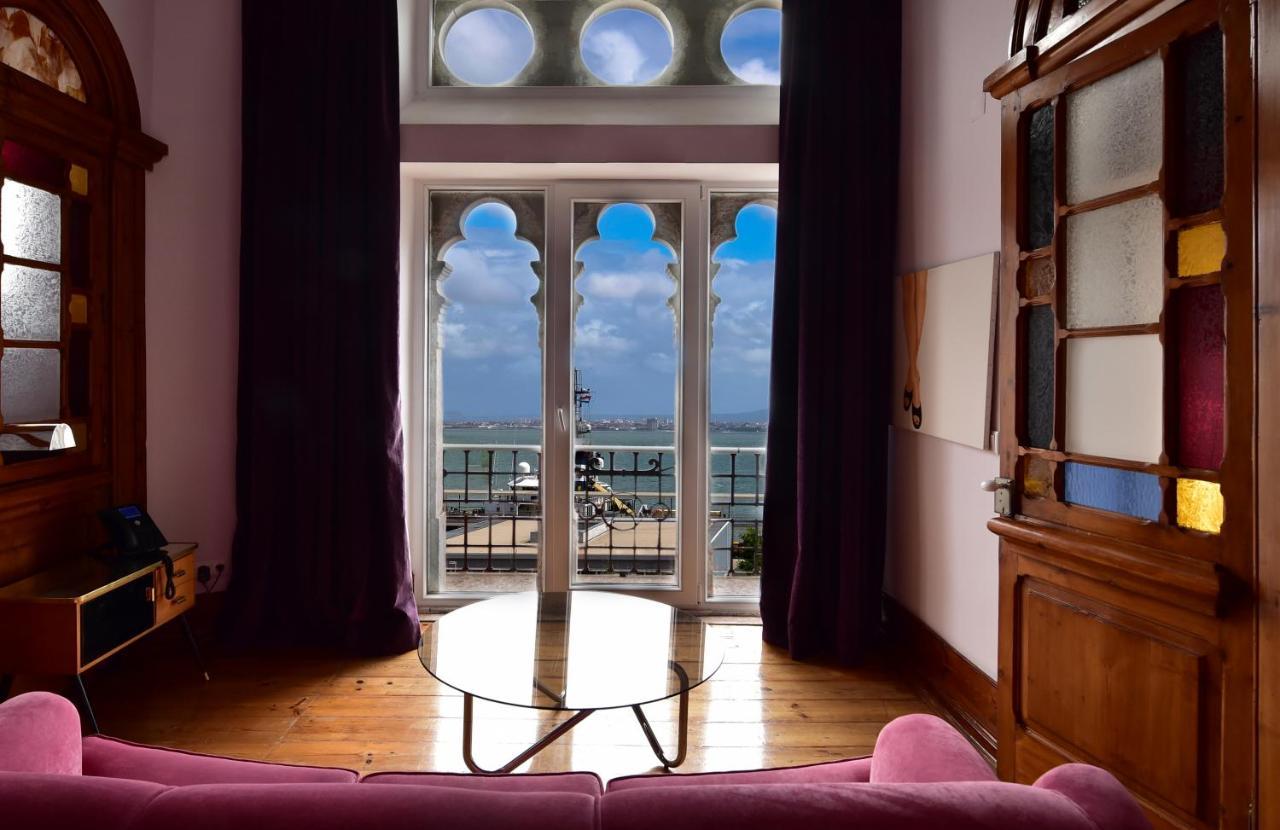 Deluxe King Suite,998220189:JPEG