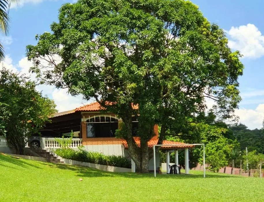 Linda Chácara - Águas de São Pedro - Próximo ao Parque Thermas-1