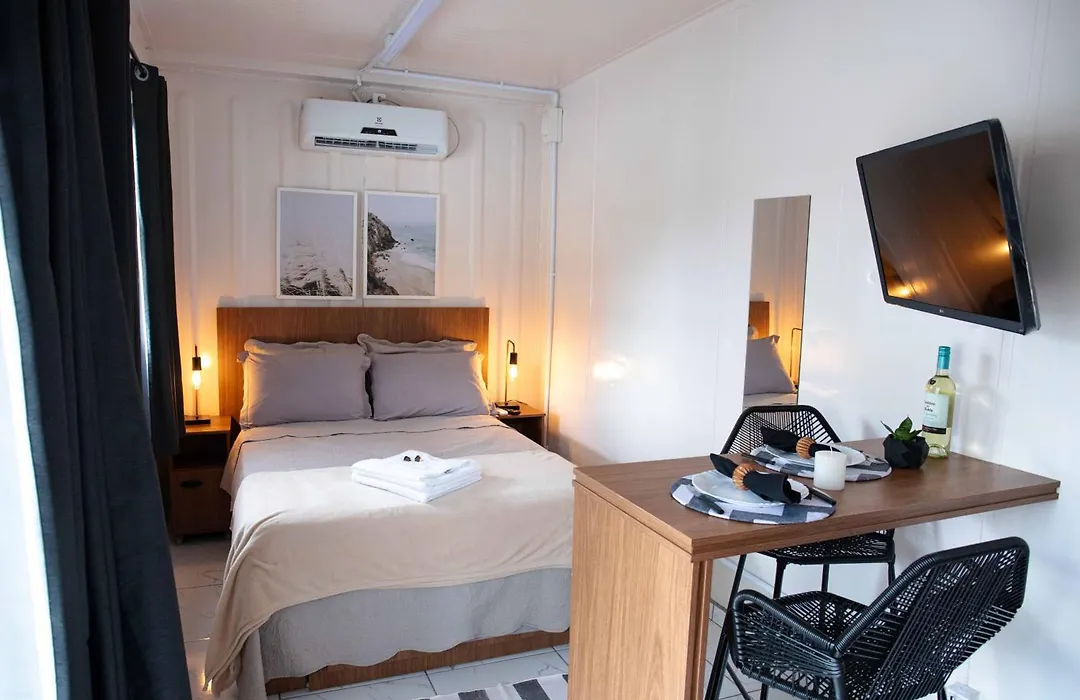 Container Guest House-1