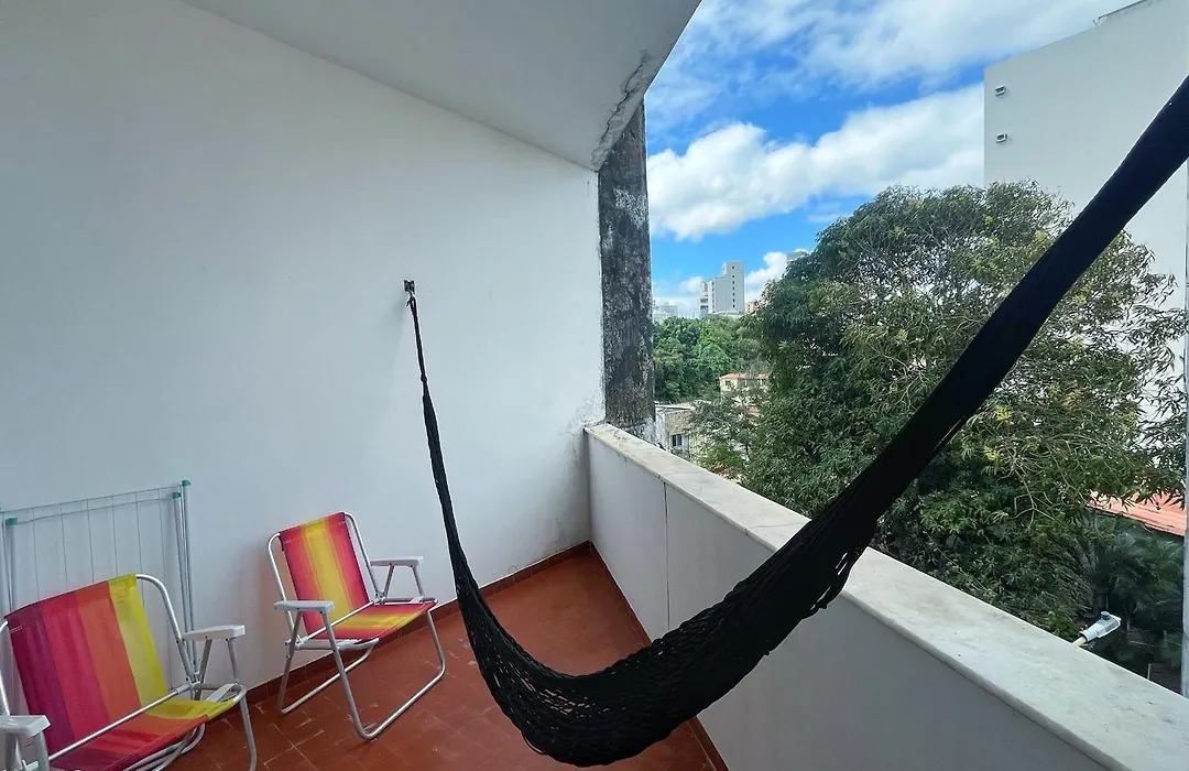 Quarto com varanda privada a 160 metros da Praia do Farol da barra lll-1
