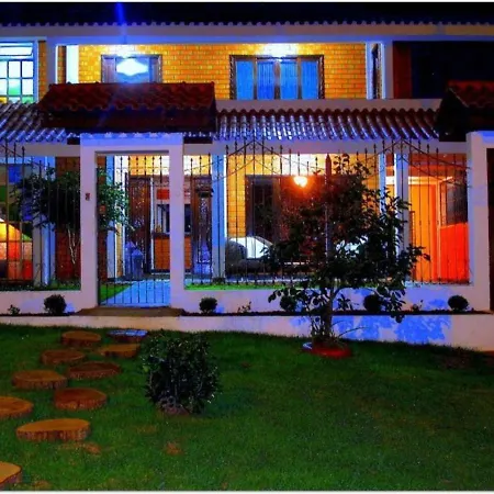 Guest House La Mansión-2