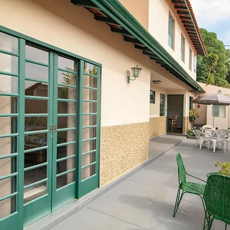 Hospedaria Recanto da Val-3