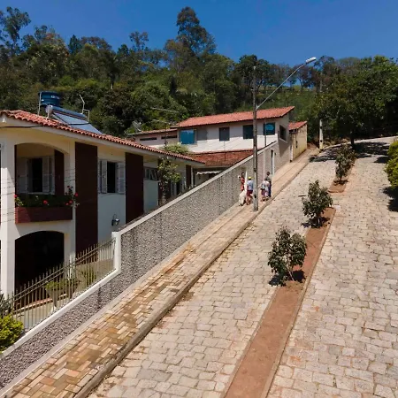 Hospedaria Recanto da Val-2