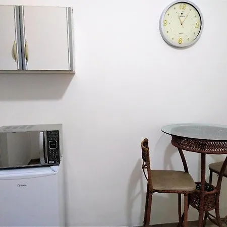 Hospedagem Primeira Quadra da Praia-3