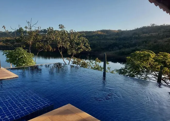 Suítes Canaã Capitólio