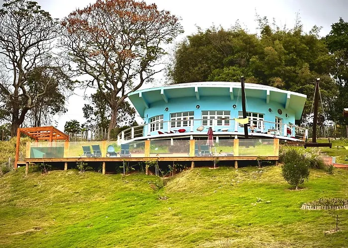 Casa Abacaxi, Vila Mágica Bueno Brandão