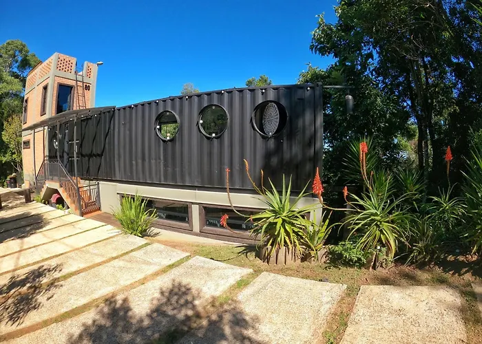 Casa Container 80 - Suítes privativas e sofisticadas integradas à natureza Campos do Jordão