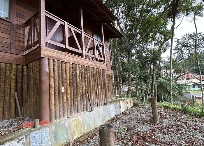 Chalé Ipê Branco Pedra Azul 