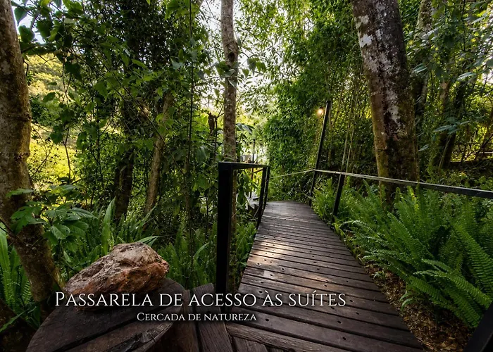 Casa Container 80 - Suítes privativas e sofisticadas integradas à natureza Campos do Jordão