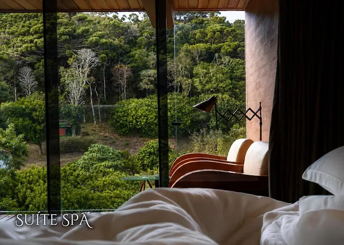 Casa Container 80 - Suítes privativas e sofisticadas integradas à natureza Campos do Jordão