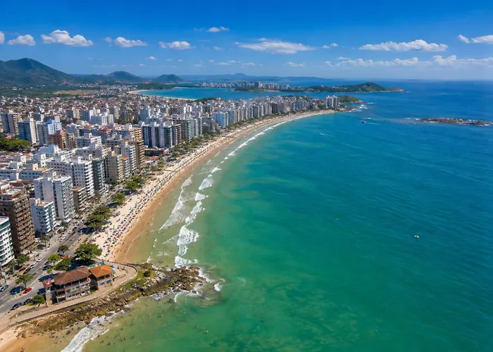 SEGUNDA CASA - Seu cantinho em Guarapari, 1 minuto a pé da Praia do Morro! Suítes confortáveis e modernas - Para casal ou para grupos de até 5 pessoas